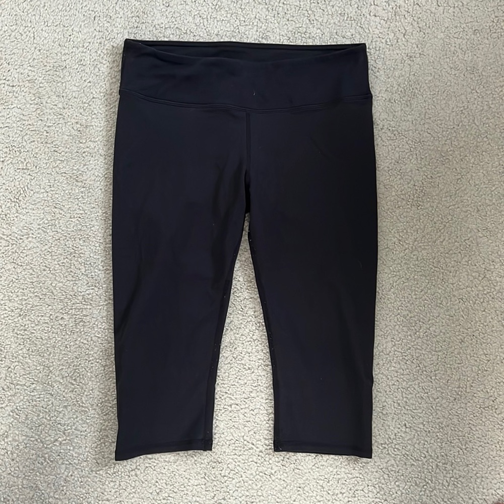 Fabletics Cropped Black Leggings - Picture 1 of 1